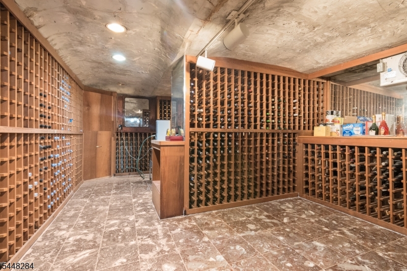 8 Cracco Ln