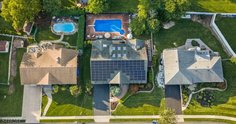 8 Cracco Ln
