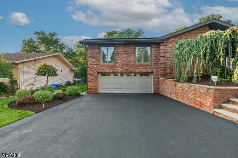 8 Cracco Ln