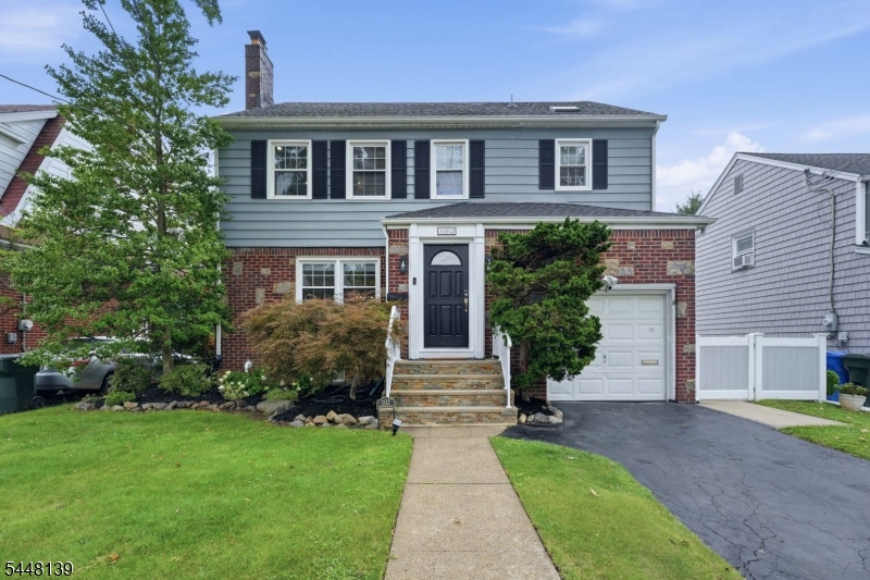 102 Mortimer Ave