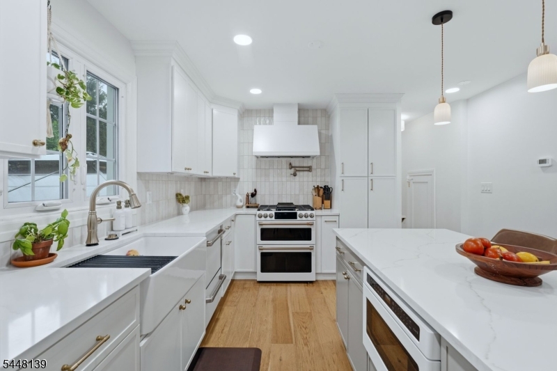 102 Mortimer Ave