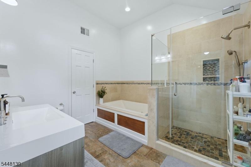 102 Mortimer Ave