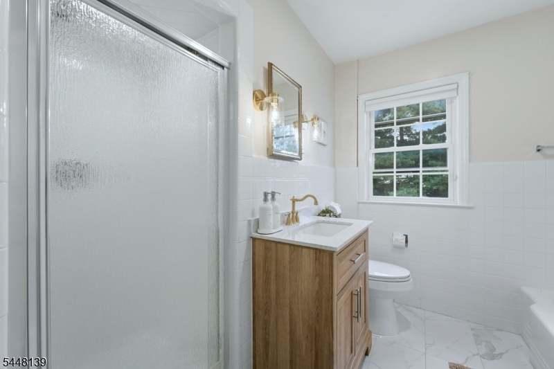 102 Mortimer Ave