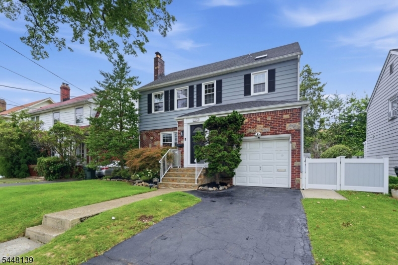102 Mortimer Ave