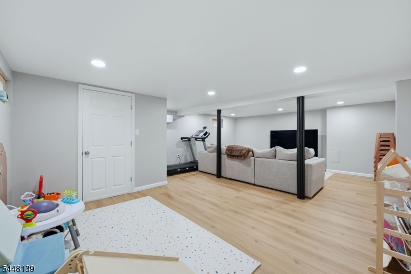102 Mortimer Ave