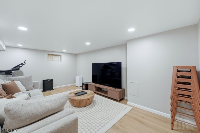 102 Mortimer Ave