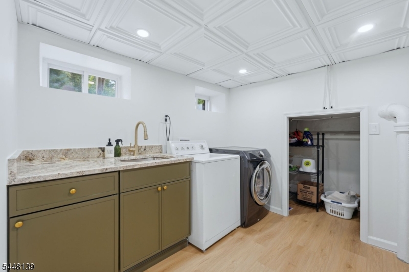 102 Mortimer Ave