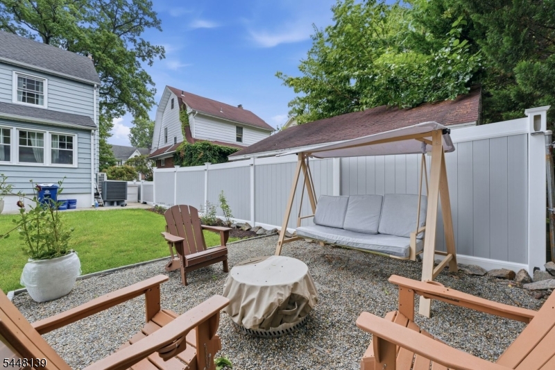 102 Mortimer Ave