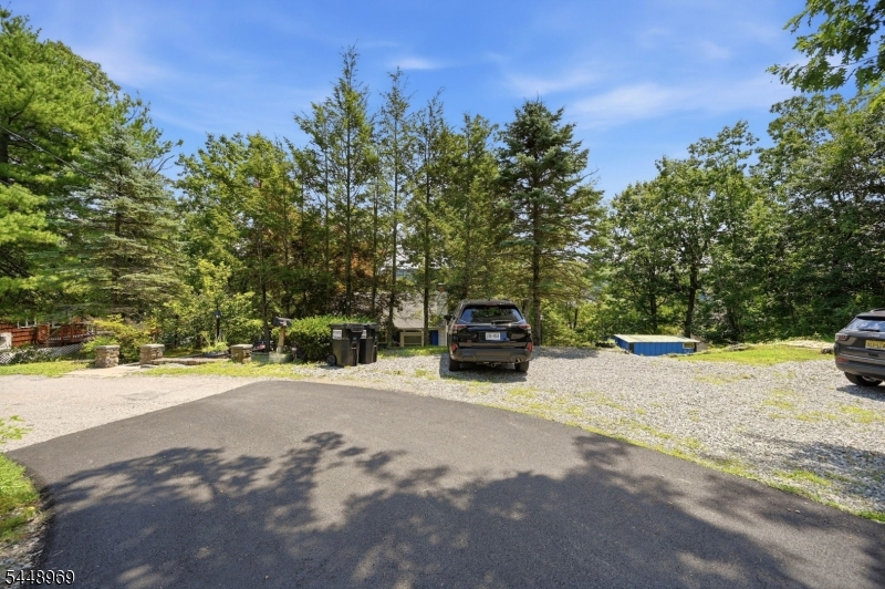 8 Stony Trail