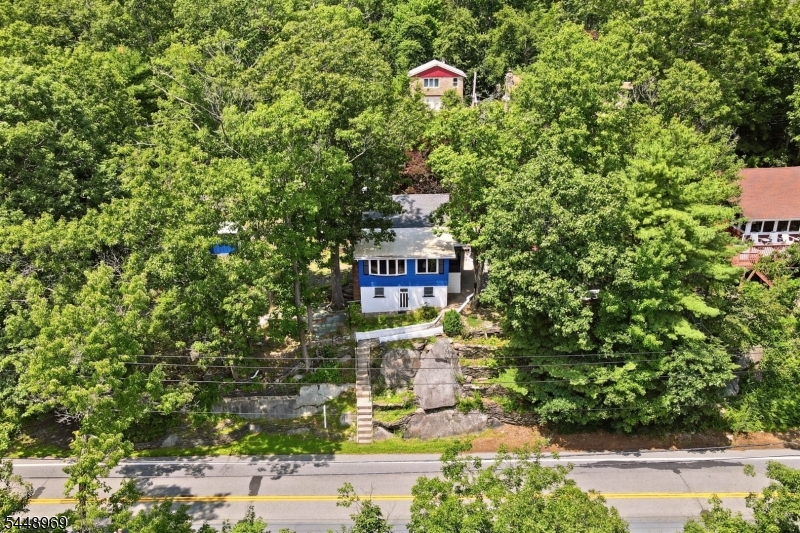 8 Stony Trail