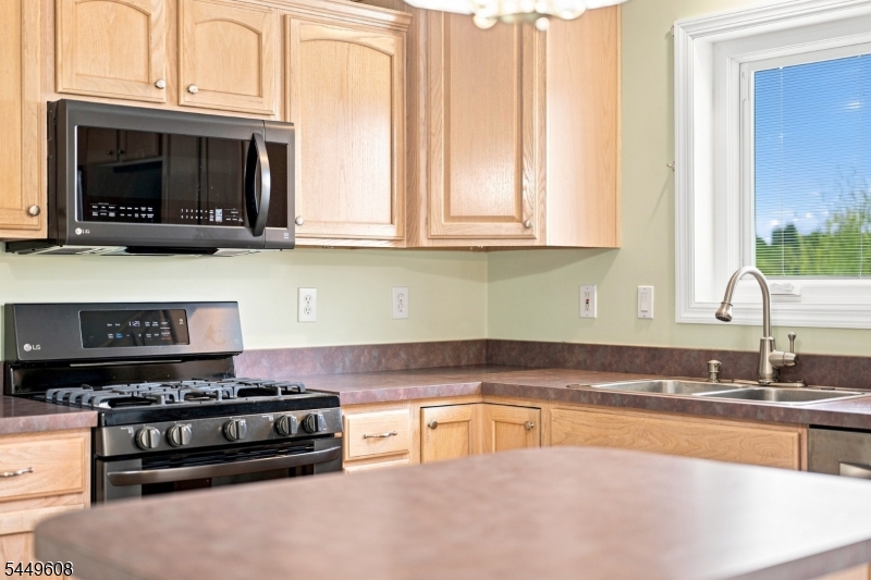 10 Lakeview Ter