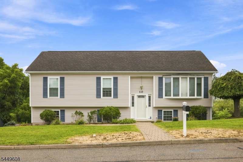 10 Lakeview Ter