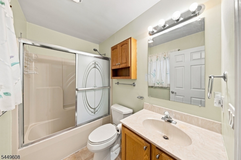 10 Lakeview Ter