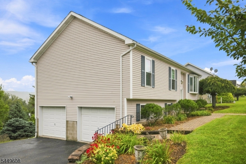 10 Lakeview Ter