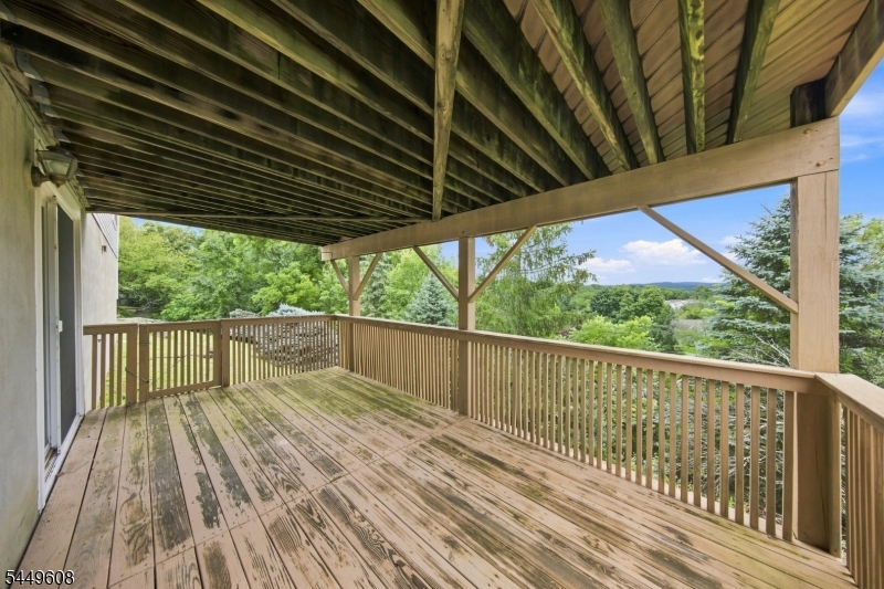 10 Lakeview Ter