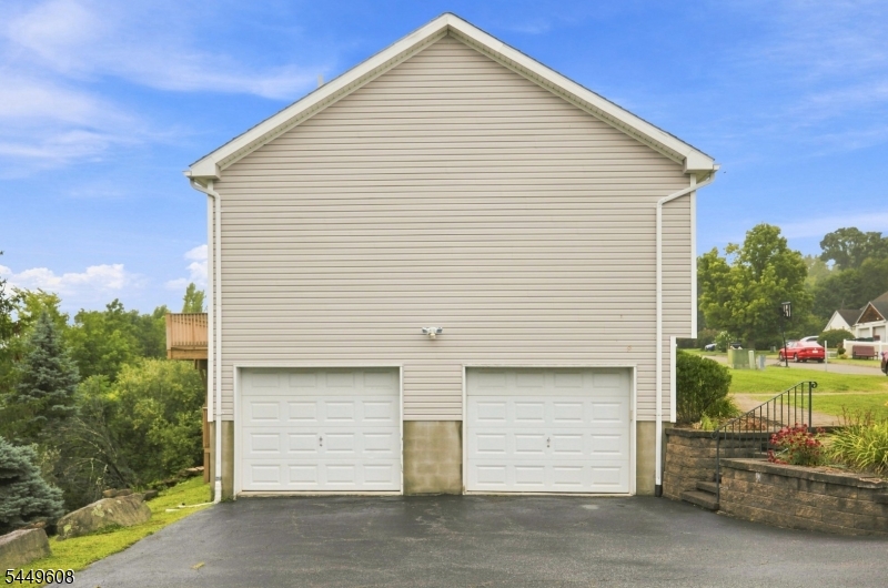 10 Lakeview Ter