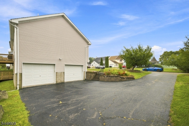 10 Lakeview Ter