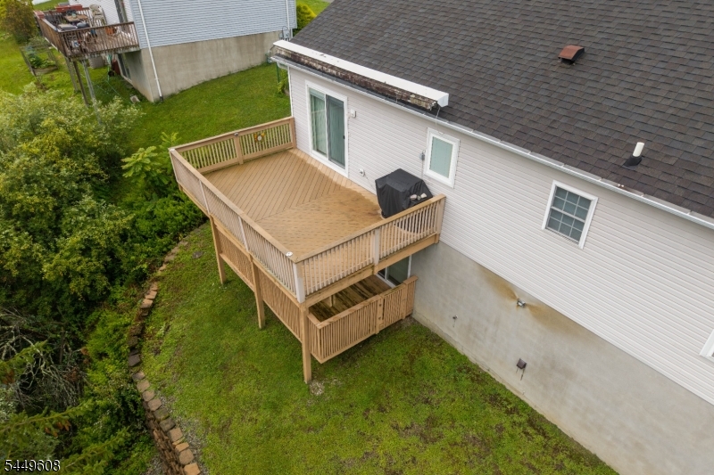 10 Lakeview Ter