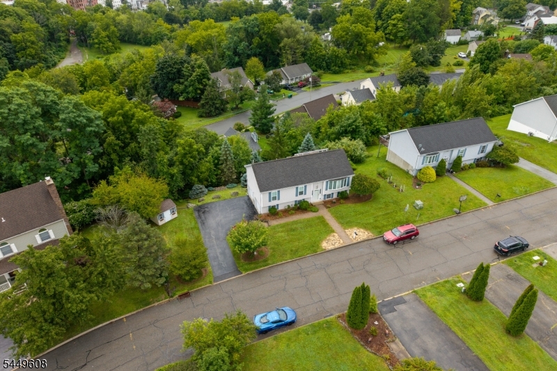 10 Lakeview Ter