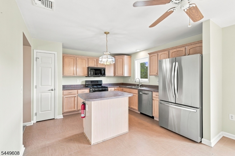 10 Lakeview Ter