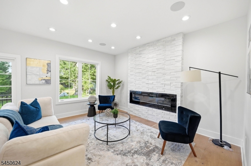 46 Snyder Ave