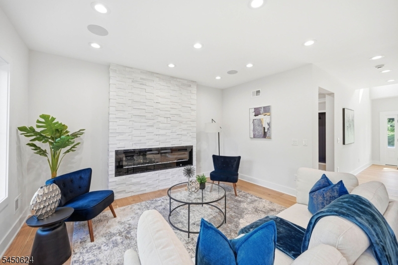 46 Snyder Ave