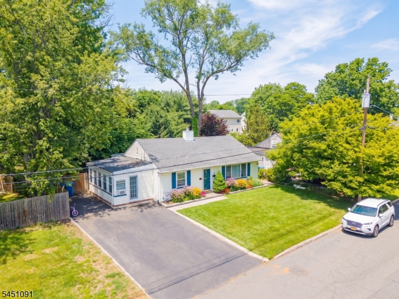 12 Pierrepont Ave