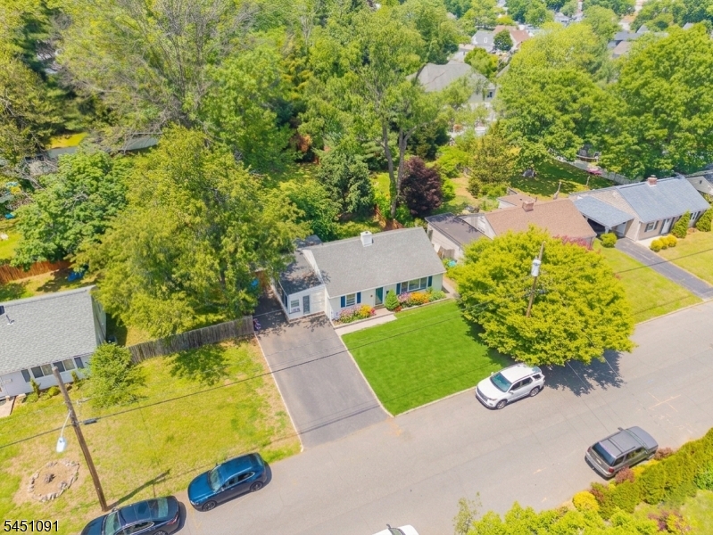 12 Pierrepont Ave