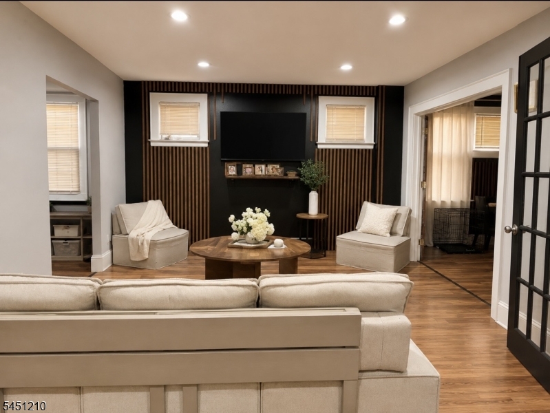 81 Delmar Pl