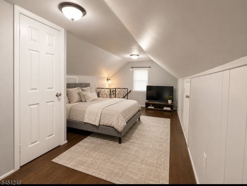 81 Delmar Pl