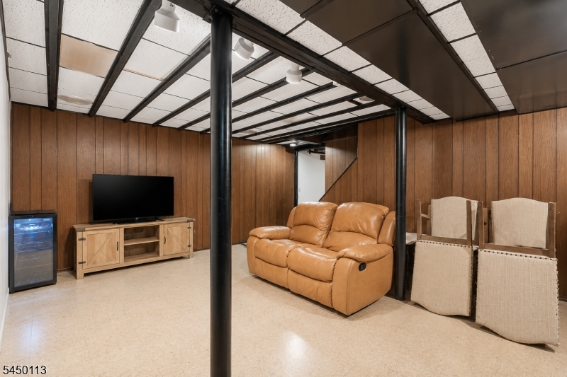 110 Patricia Pl