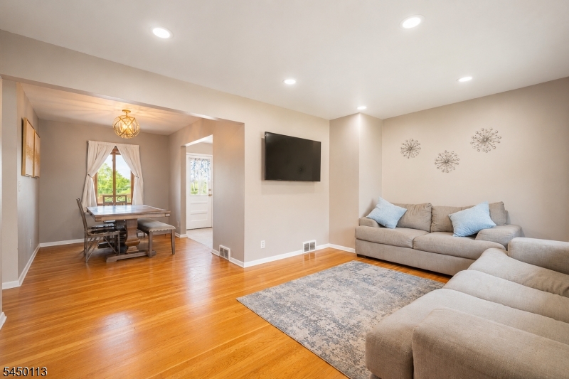110 Patricia Pl