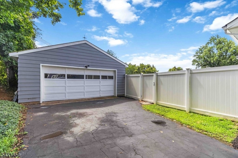 22 Highland Ave