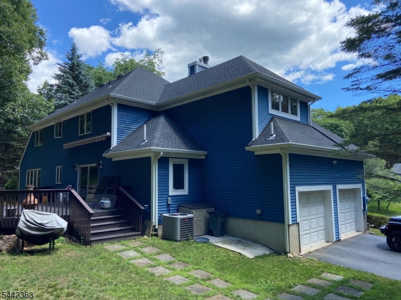 39 Radcliffe Dr