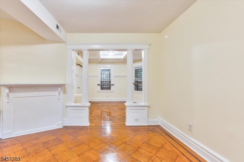 31 Voorhees St