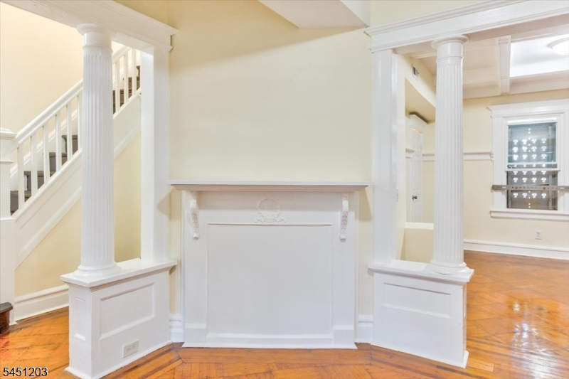 31 Voorhees St