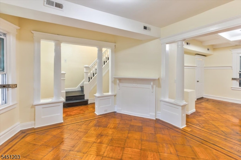 31 Voorhees St