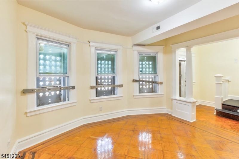 31 Voorhees St