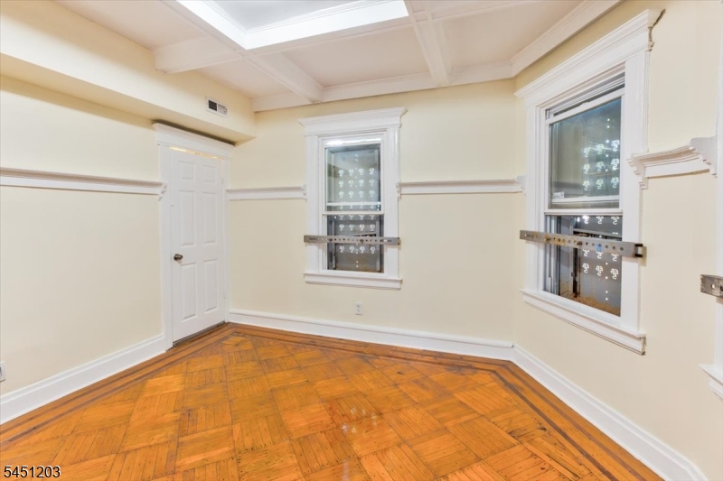 31 Voorhees St