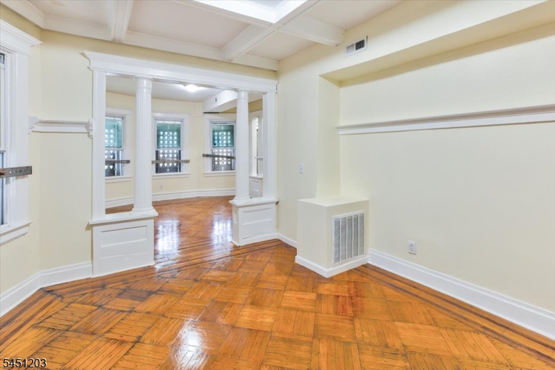 31 Voorhees St