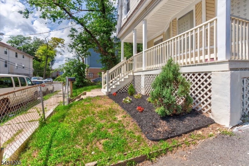 31 Voorhees St