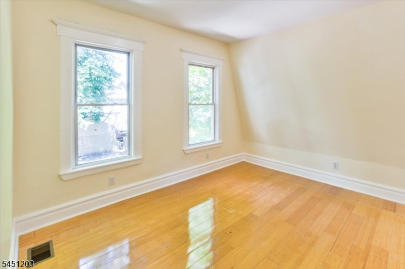 31 Voorhees St
