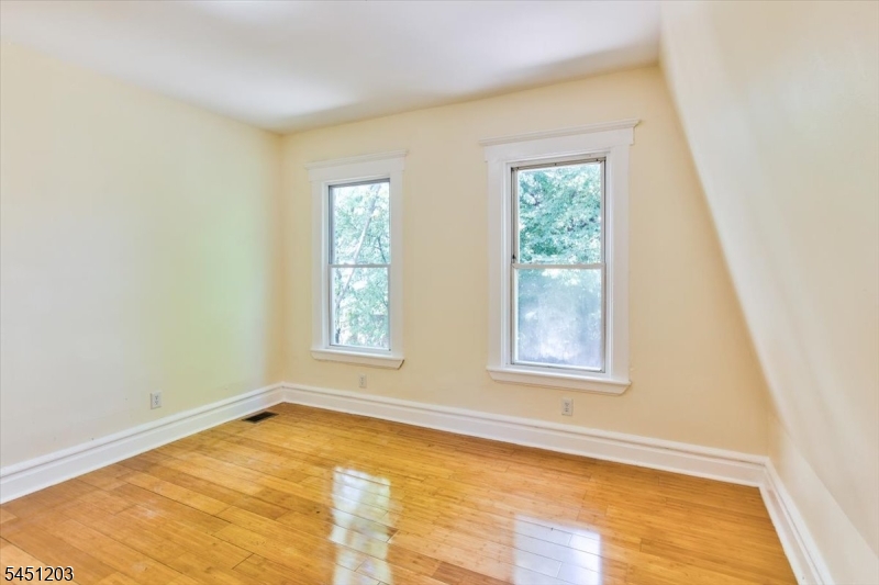 31 Voorhees St