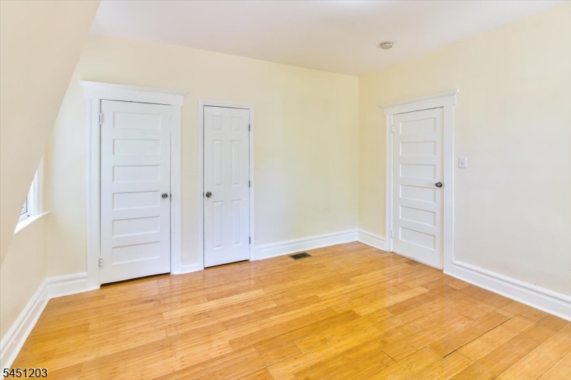 31 Voorhees St