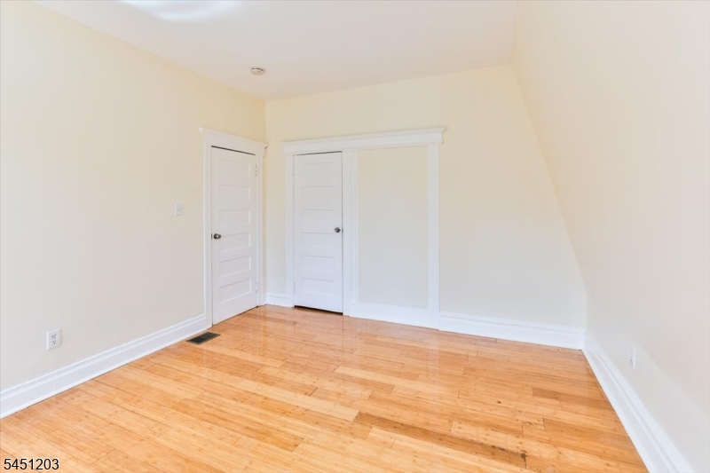 31 Voorhees St
