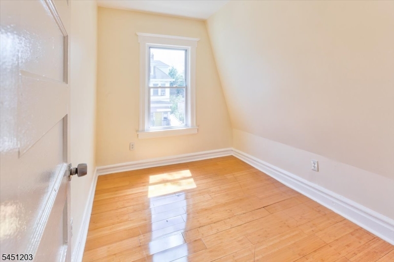 31 Voorhees St
