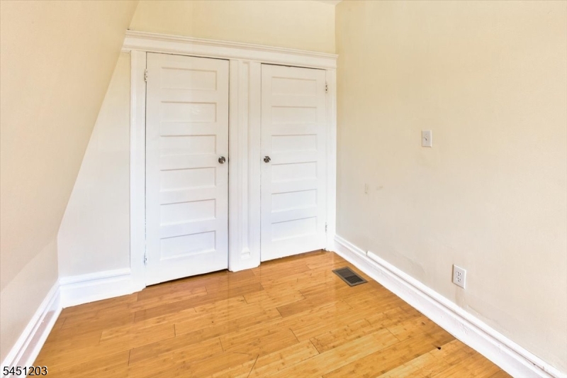 31 Voorhees St