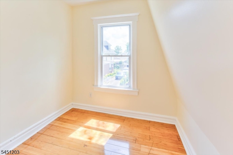 31 Voorhees St