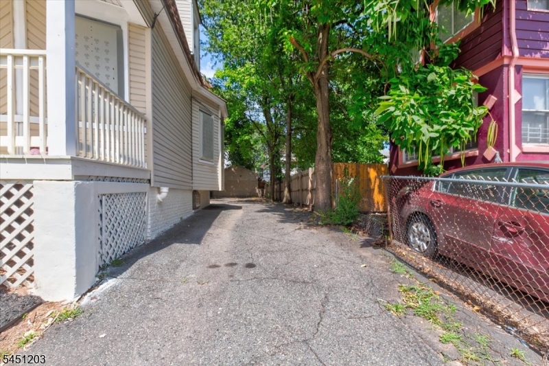 31 Voorhees St