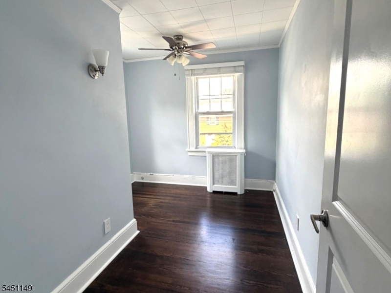 11 Van Dyke Pl
